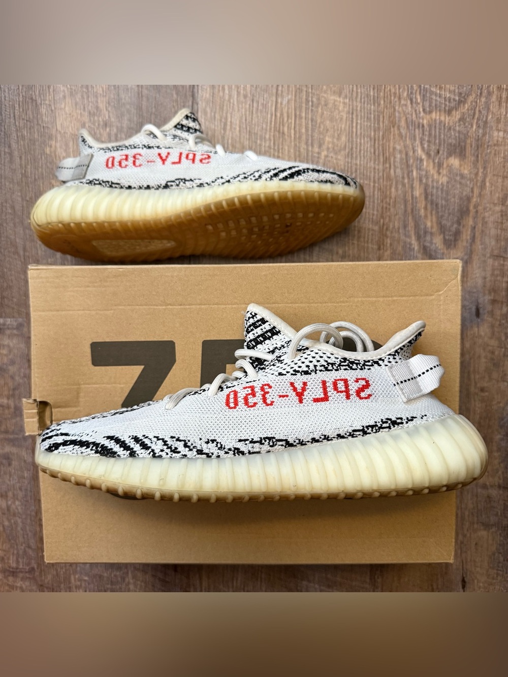 Adidas Yeezy Boost 350 V2 Zebra White Black Red Men’s Size 8.5 Sneakers Shoes